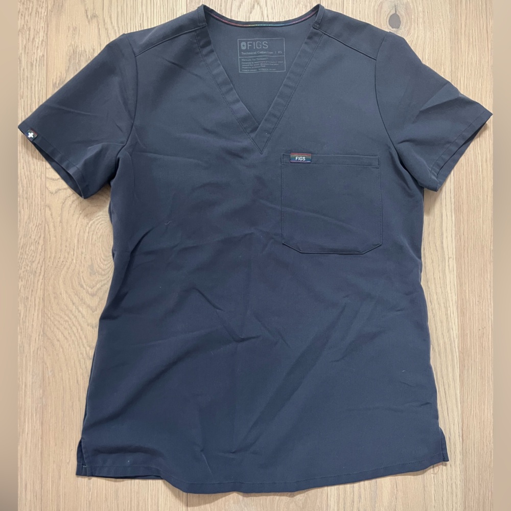 Figs Charcoal Gray Pride Scrub top